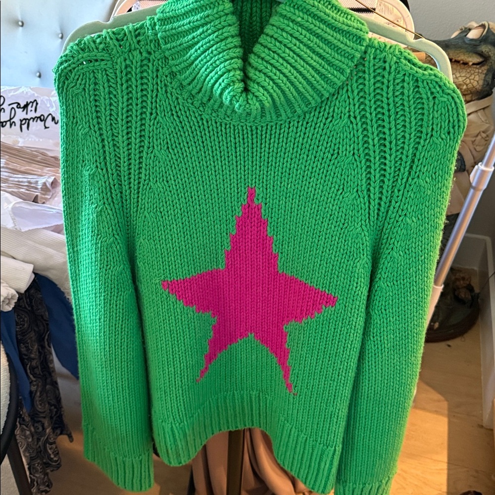 Green Sweater with Pink Star